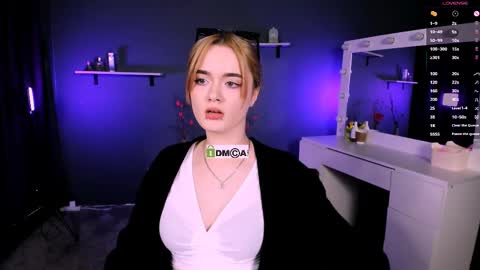 Snapshot of liana_kisses chatting on 03/08/25, 03:39 Little Liana online show from 03/08/25, 03:39
