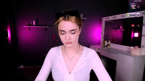 Snapshot of liana_kisses chatting on 03/08/25, 08:03 Little Liana online show from 03/08/25, 08:03