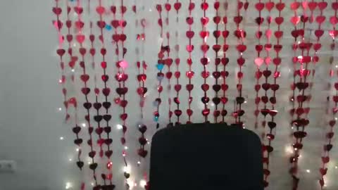 Liana online show from 02/09/25, 07:16