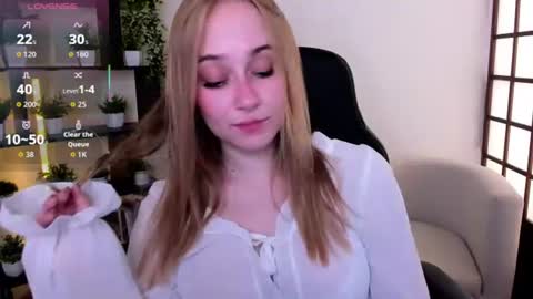 Snapshot of lianabright chatting on 06/11/26, 02:11 Liana online show from 06/11/26, 02:11
