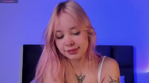 Snapshot of lianaughtybaker chatting on 06/12/26, 06:45 Lia online show from 06/12/26, 06:45