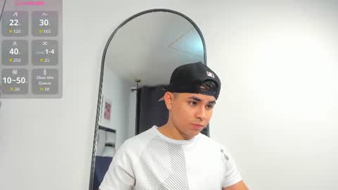 lianfox_ online show from 06/12/26, 12:26