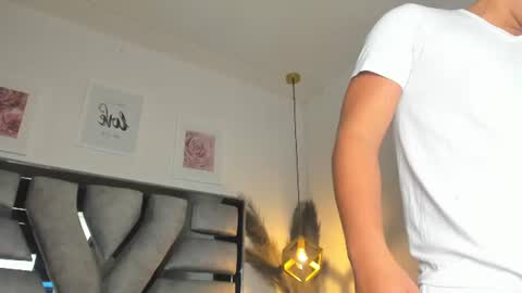 lianfox_ online show from 07/23/26, 12:14