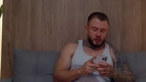 Snapshot of lianjones9 chatting on 02/20/25, 01:46 lianjones9 online show from 02/20/25, 01:46