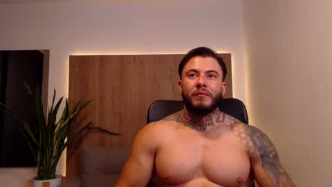 Snapshot of lianjones9 chatting on 10/18/25, 05:35 lianjones9 online show from 10/18/25, 05:35