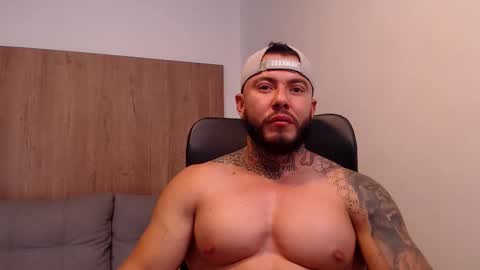 Snapshot of lianjones9 chatting on 10/25/25, 05:40 lianjones9 online show from 10/25/25, 05:40