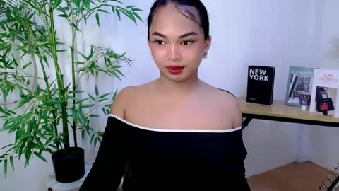 CALL ME LIANNA online show from 06/19/26, 07:39
