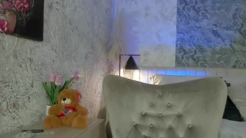 Snapshot of liannaa_ chatting on 10/23/25, 07:45 Lian online show from 10/23/25, 07:45