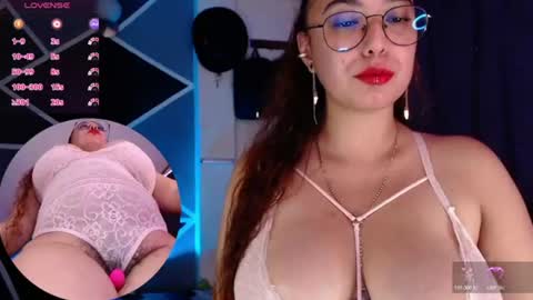 Snapshot of liannalee chatting on 06/26/26, 08:35 Lianna Lee online show from 06/26/26, 08:35