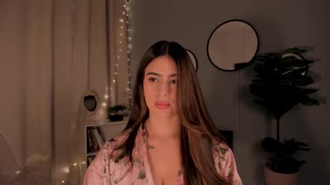 Lia online show from 09/30/25, 12:10