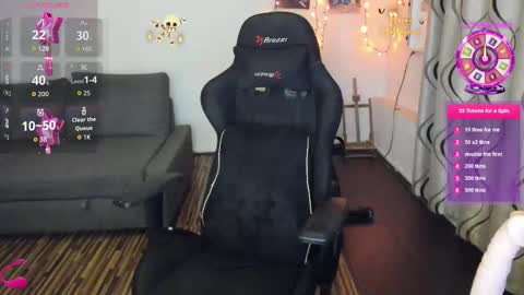 LiaQuinn online show from 11/20/25, 02:50