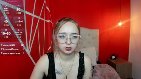 Lia Roberts online show from 12/10/24, 04:06