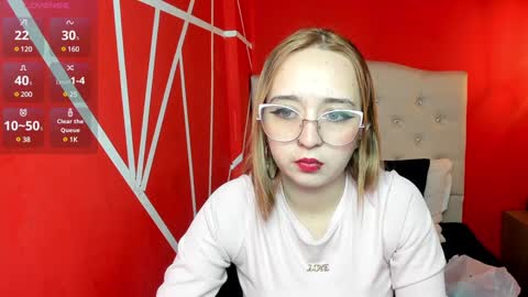 Lia Roberts online show from 12/19/24, 12:23