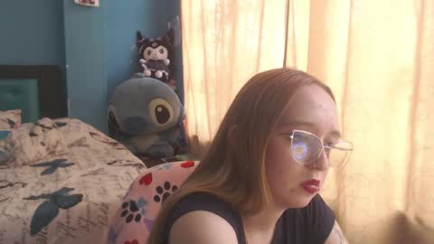 Lia Roberts online show from 03/10/25, 06:23