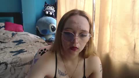 Lia Roberts online show from 03/11/25, 03:12