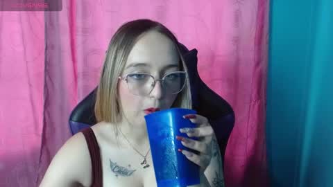 Lia Roberts online show from 06/05/26, 02:34