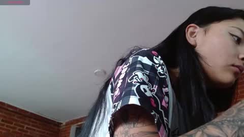 Snapshot of liarouse04 chatting on 02/17/26, 12:45 Liarouse04 online show from 02/17/26, 12:45