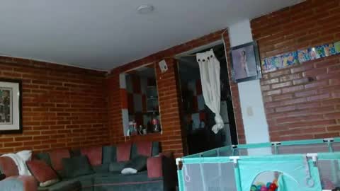 Snapshot of liarouse04 chatting on 05/05/26, 10:56 Liarouse04 online show from 05/05/26, 10:56