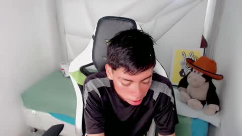 Snapshot of liarr_ chatting on 02/13/26, 08:05 LIAR online show from 02/13/26, 08:05