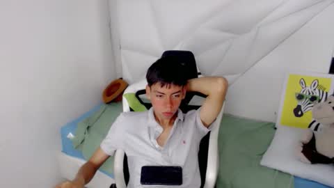 Snapshot of liarr_ chatting on 02/16/26, 08:16 LIAR online show from 02/16/26, 08:16