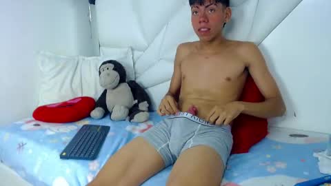 Snapshot of liarr_ chatting on 04/10/26, 08:57 LIAR online show from 04/10/26, 08:57