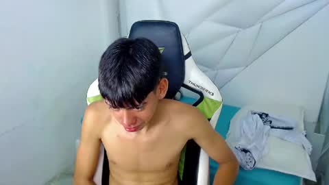Snapshot of liarr_ chatting on 04/16/26, 09:39 LIAR online show from 04/16/26, 09:39