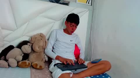 Snapshot of liarr_ chatting on 04/23/26, 03:08 LIAR online show from 04/23/26, 03:08