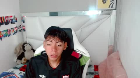 Snapshot of liarr_ chatting on 04/28/26, 04:28 LIAR online show from 04/28/26, 04:28