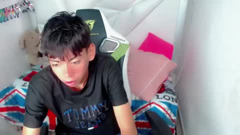 Snapshot of liarr_ chatting on 04/29/26, 02:15 LIAR online show from 04/29/26, 02:15