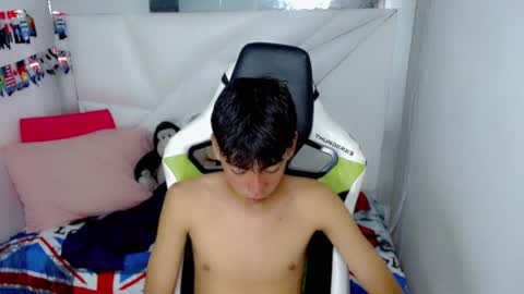 Snapshot of liarr_ chatting on 04/30/26, 03:13 LIAR online show from 04/30/26, 03:13