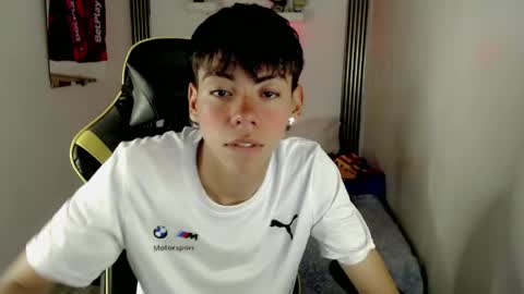 Snapshot of liarr_ chatting on 05/05/26, 04:20 LIAR online show from 05/05/26, 04:20
