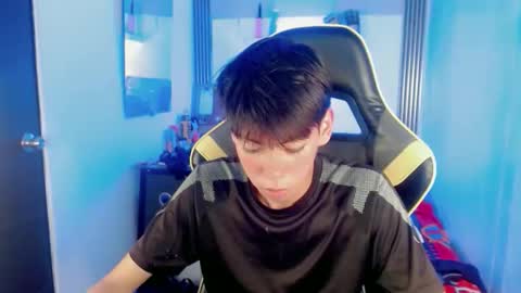 Snapshot of liarr_ chatting on 05/15/26, 11:01 LIAR online show from 05/15/26, 11:01