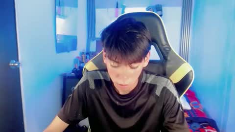 Snapshot of liarr_ chatting on 05/15/26, 11:12 LIAR online show from 05/15/26, 11:12