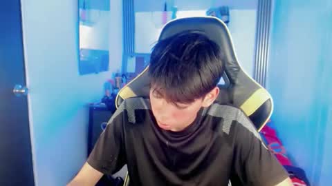 Snapshot of liarr_ chatting on 05/15/26, 11:34 LIAR online show from 05/15/26, 11:34