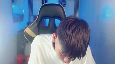 Snapshot of liarr_ chatting on 05/19/26, 04:30 LIAR online show from 05/19/26, 04:30