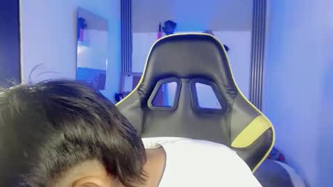 Snapshot of liarr_ chatting on 05/22/26, 01:13 LIAR online show from 05/22/26, 01:13