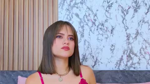 Snapshot of liaruso chatting on 10/16/25, 02:12 liaross online show from 10/16/25, 02:12