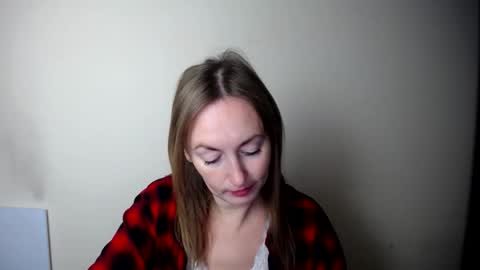 Snapshot of liasais_ chatting on 12/15/25, 09:13 Lia online show from 12/15/25, 09:13