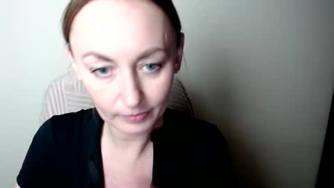 Lia online show from 01/16/26, 01:15