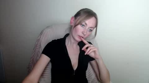 Lia online show from 05/04/26, 01:07