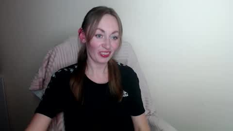 Lia online show from 05/05/26, 12:13