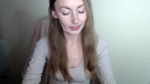 Lia online show from 05/08/26, 12:21