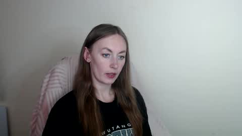 Lia online show from 05/11/26, 12:00