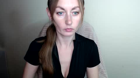 Lia online show from 05/18/26, 12:33