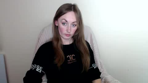 Lia online show from 05/20/26, 12:22