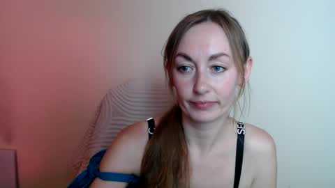 Lia online show from 06/28/26, 12:33