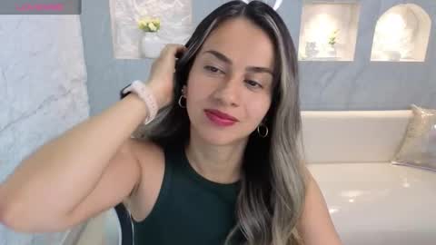 Snapshot of liat_white_tx chatting on 09/24/25, 01:14 Online 800 to 1400 online show from 09/24/25, 01:14