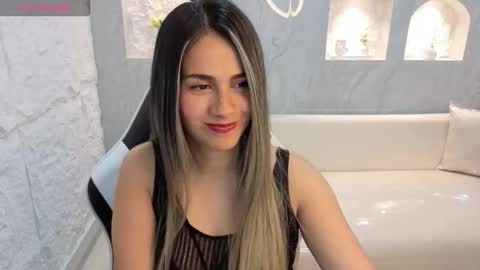 Snapshot of liat_white_tx chatting on 10/04/25, 01:09 Online 800 to 1400 online show from 10/04/25, 01:09