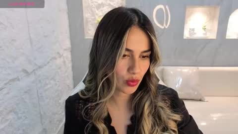 Snapshot of liat_white_tx chatting on 10/10/25, 01:10 Online 800 to 1400 online show from 10/10/25, 01:10