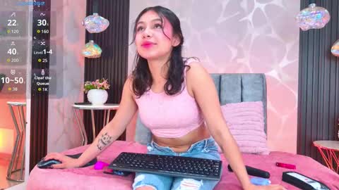 Lia online show from 12/05/25, 07:10